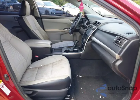 2015 Toyota Camry Se z USA, uszkodzony, nr VIN 4T1BF1FK7FU910912